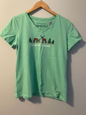 Life is Good, "Wildlife is Good" Womens v-neck green T shirt. size:M